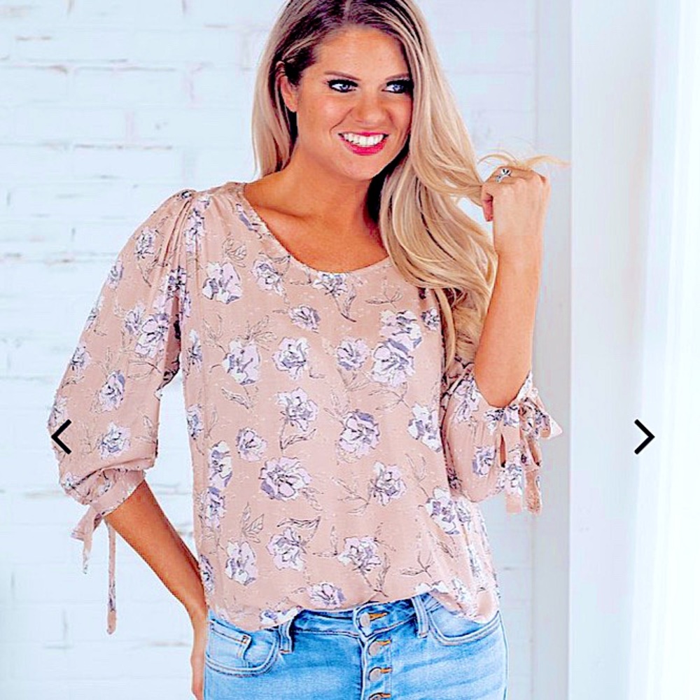 Last chance! Everly Miss My Love Tie Sleeve Top - Picture 1 of 5